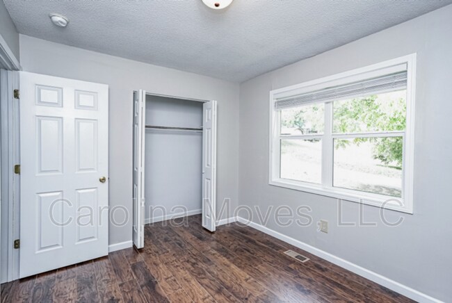 Foto del edificio - 3028 Benjamin Rd