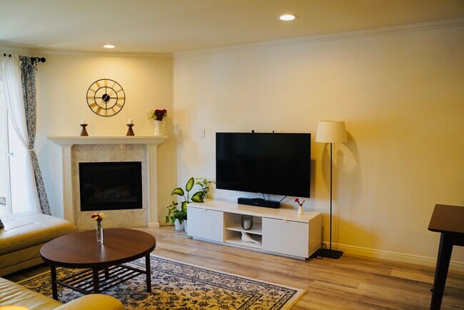 Foto del edificio - 21500 Burbank Blvd