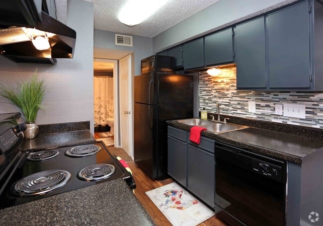 1BD/1Bath - Summit on the Lake in Fort Worth TX