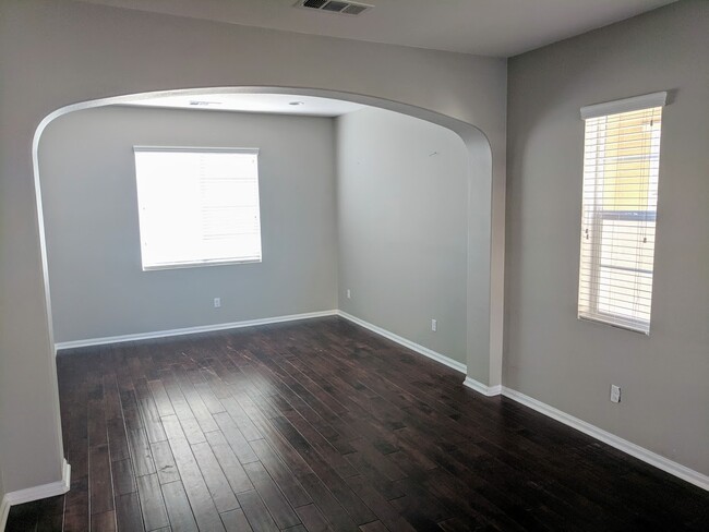 Building Photo - Beautiful 4 Bedroom Home in Murrieta!