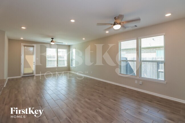 Foto del edificio - 22235 Davenport Downs Ln