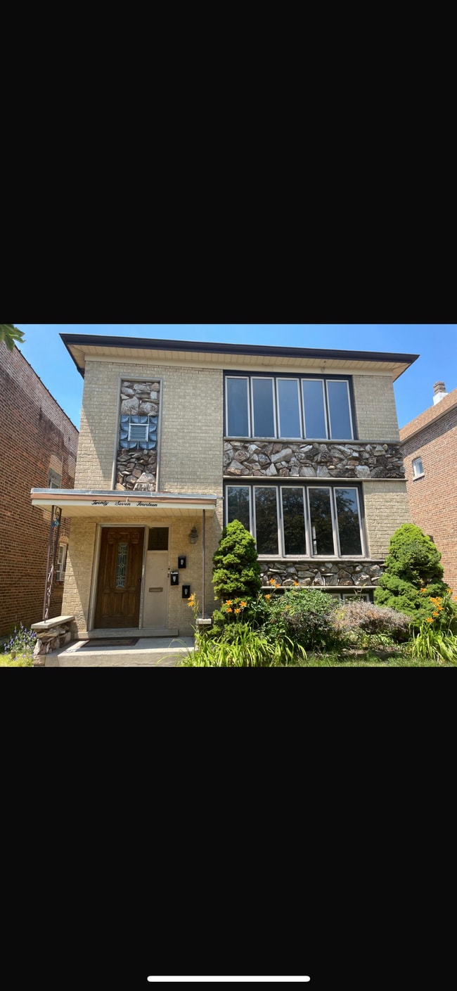 Building Photo - 2714 N Mason Ave