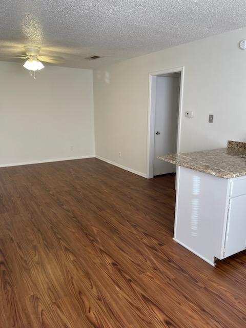 Foto principal - 3216 Matthews Dr