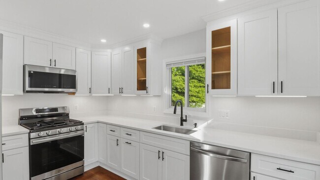 Foto del edificio - 5633 Jamestown Rd