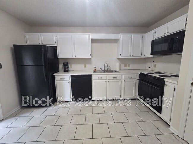 Foto del edificio - 110 Westbrook Ct