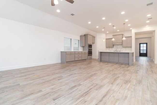 Building Photo - 27126 Spearbract Hollow Trl