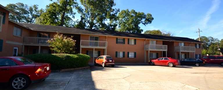 Primary Photo - Forest Court Apartments