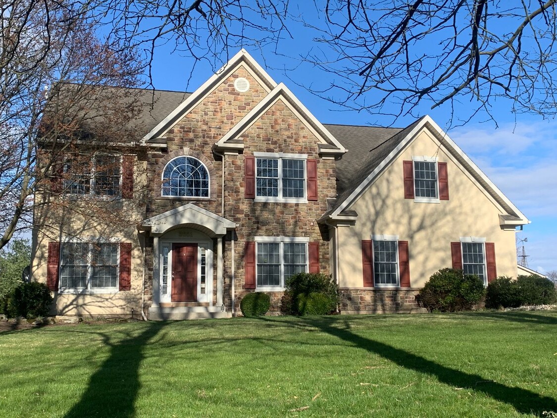 Primary Photo - PARKLAND SCHOOLS- FOUR BEDROOM HOUSE compl...