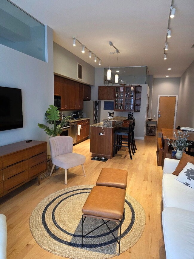 Foto del edificio - 949 W Madison St