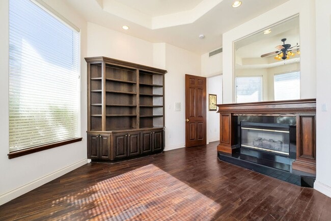 Building Photo - Luxury Lake Las Vegas Estate in Guard-Gated SouthShore Community!