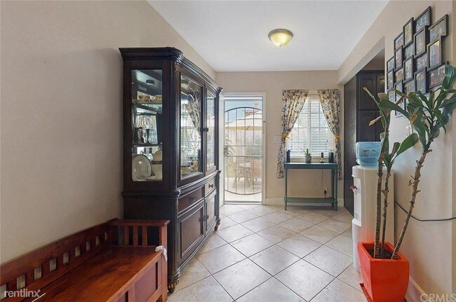 Building Photo - 3 br, 2 bath  - 5350 E Coralite St