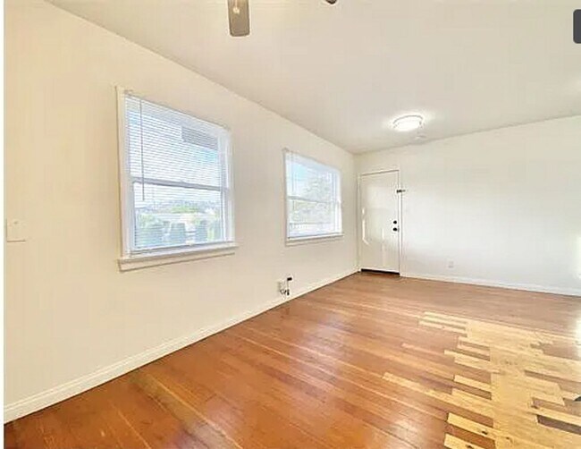 Foto del edificio - 2835 3/4-2834 Huron St