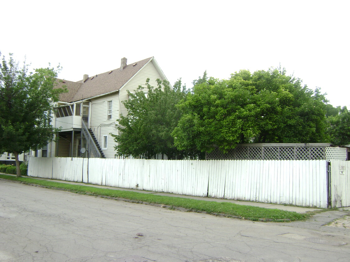 Building Photo - 1561 Leverette St