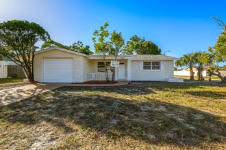 Building Photo - 3208 Holiday Lake Dr