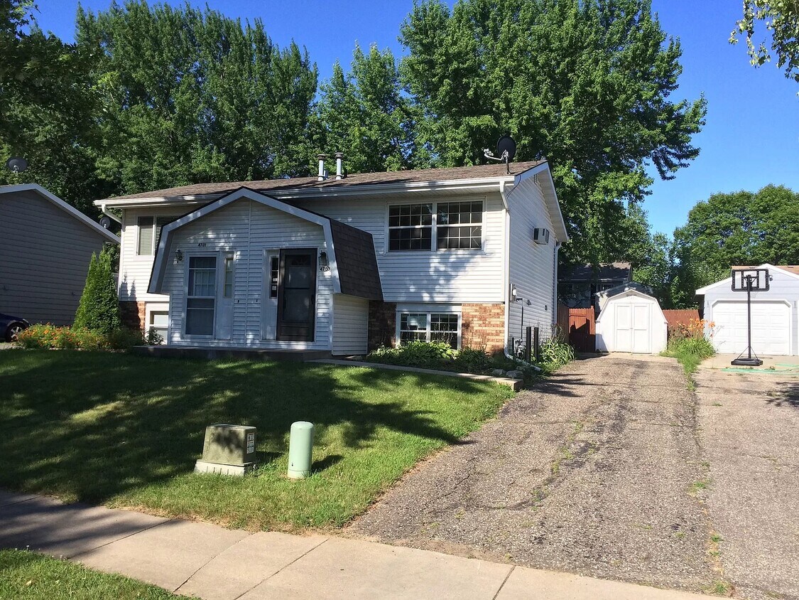 Foto principal - 4703 13th Ave NW