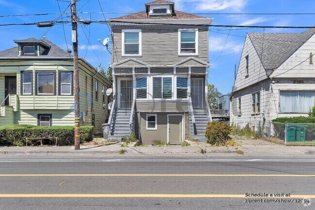 Building Photo - 3321 Adeline St