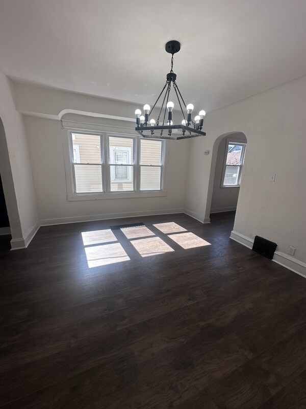 Foto del edificio - 4126 E 143rd St