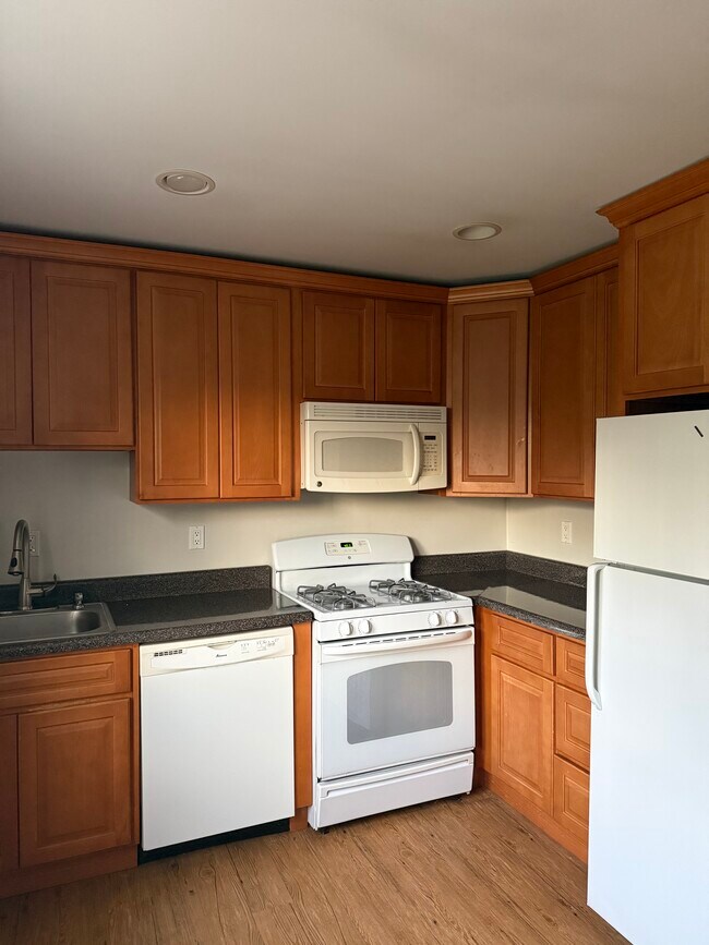 Foto del edificio - 170 Wilmot Rd