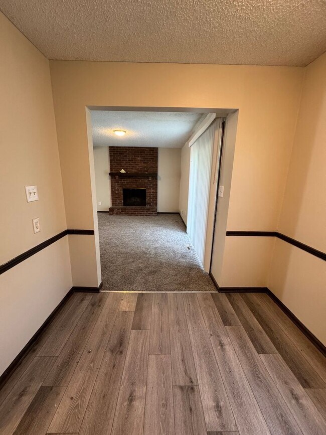 Building Photo - 311 Hawthorne Ct