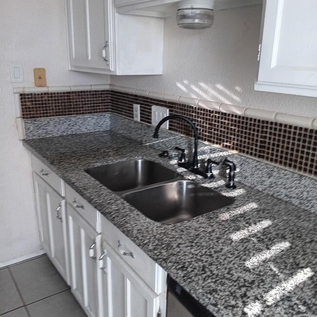 Building Photo - 9610 Wellsworth Dr