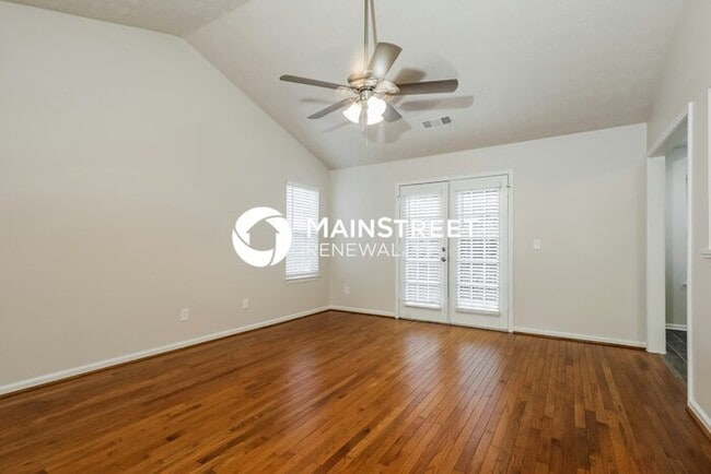 Photo - 5 Bedroom Pet-Friendly Home in ELLENWOOD, GA with Main Street Renewal