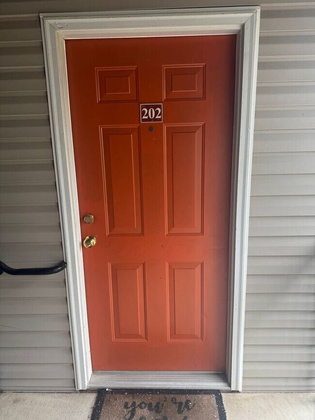 Building Photo - Special Rate! SPACIOUS 1 Bed 1.5 Bath Condo with Sunroom and AMENITIES!!!