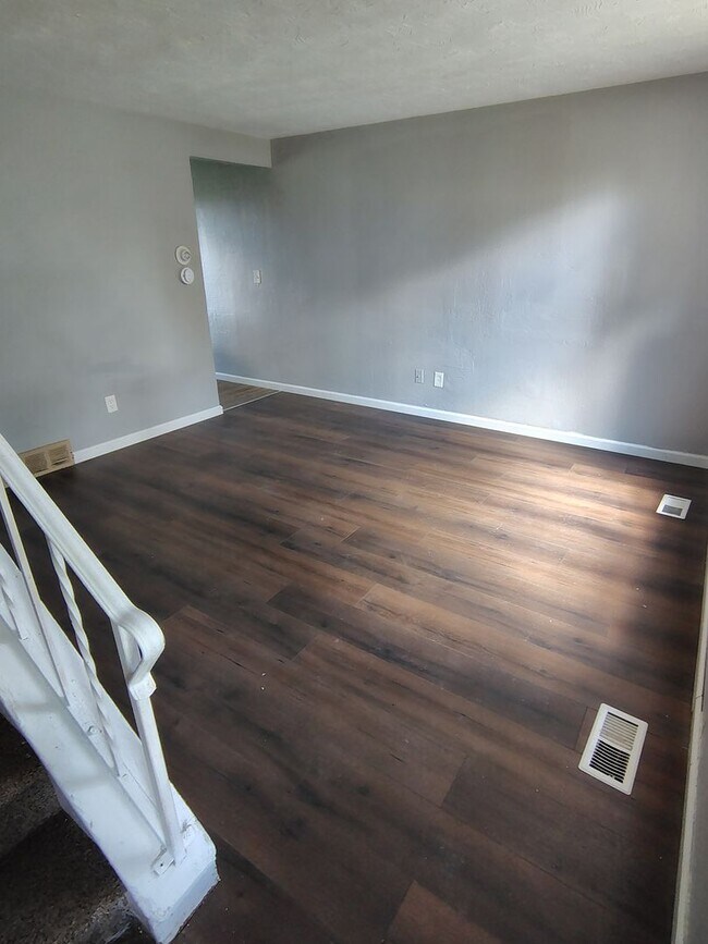 Foto del edificio - 1627-1629 E 33rd St