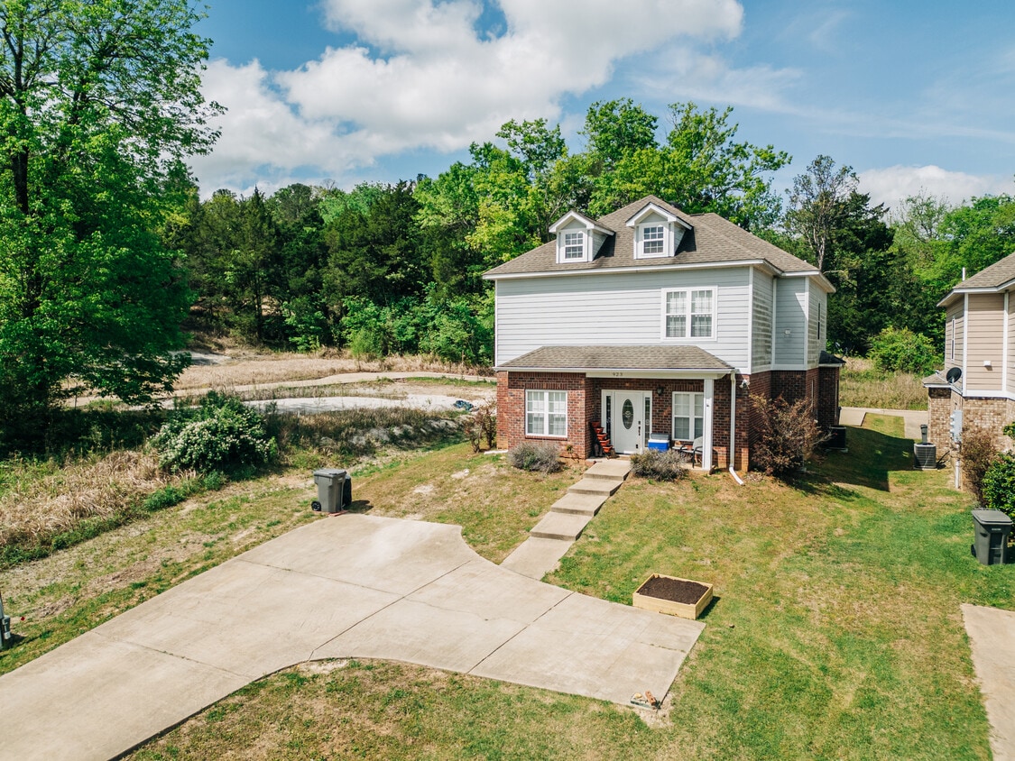 921 Muirfield Dr Unit Pop Inn, Starkville, MS 39759 Condo for Rent in