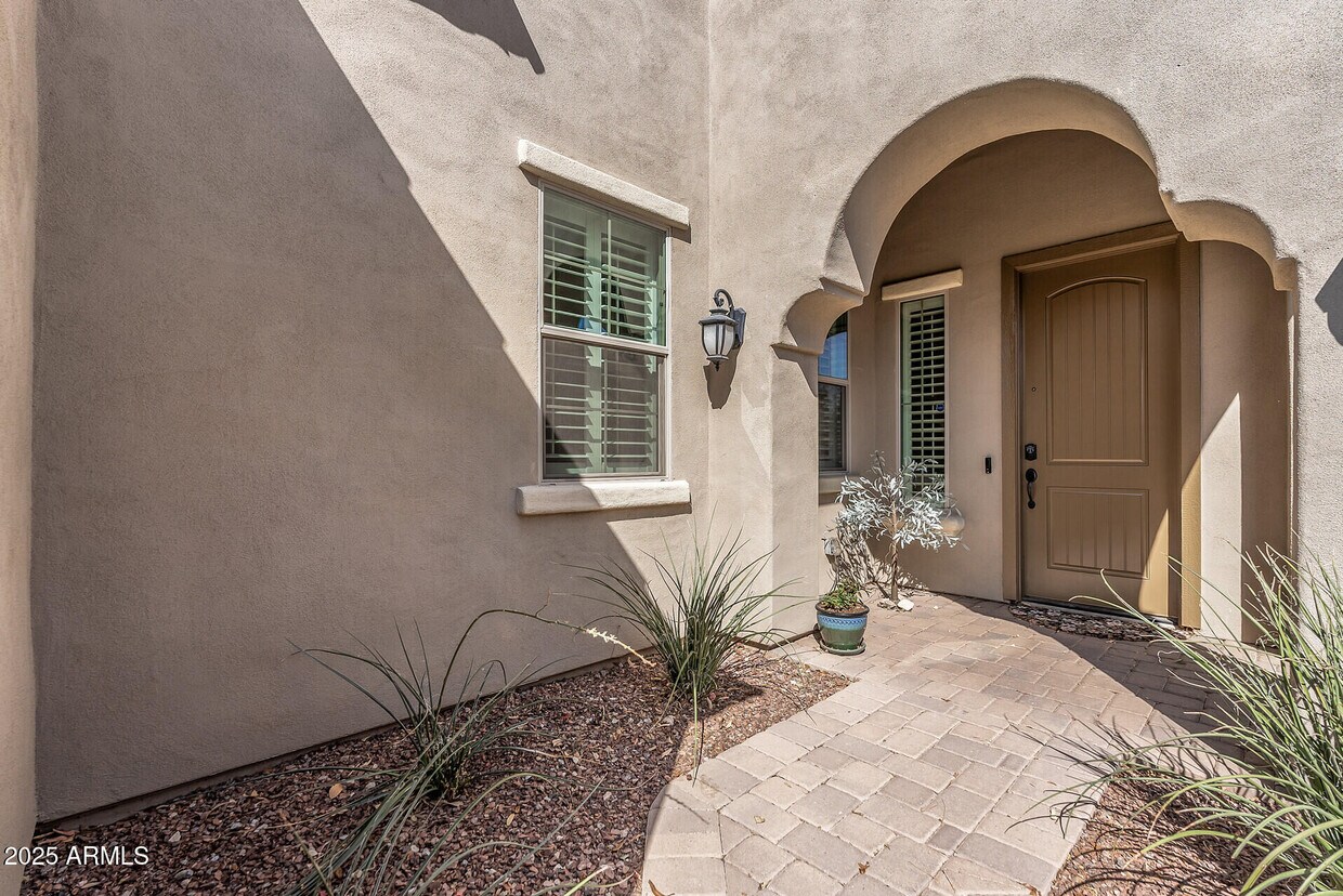 Foto principal - 20646 W Delaney Dr