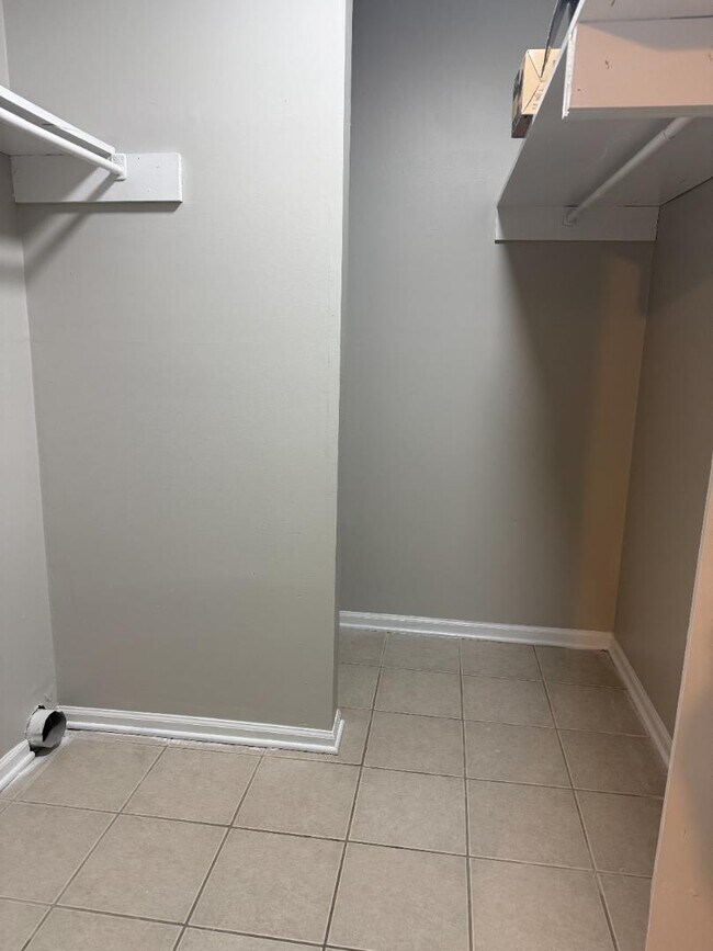 Foto del edificio - 3981 Bradford Ct