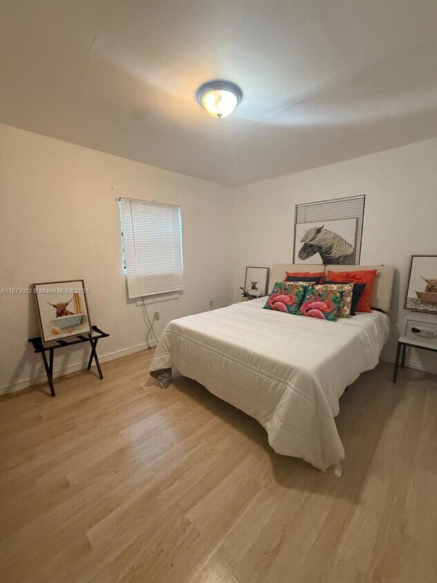 Foto principal - 282 NW 98th St