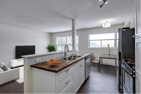 Building Photo - Parkland Apartments