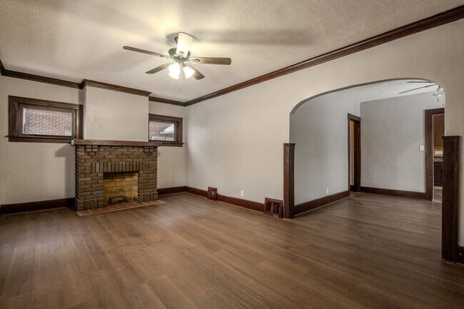 Foto del edificio - 3394-3396 W 54th St