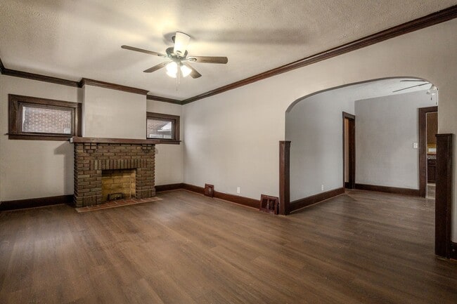 Building Photo - 3394-3396 W 54th St