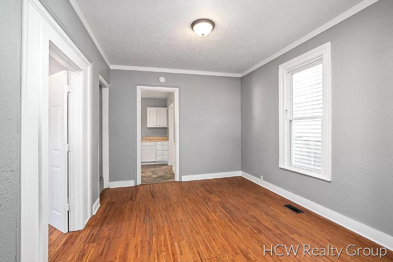 Foto principal - 710 Clancy Ave NE
