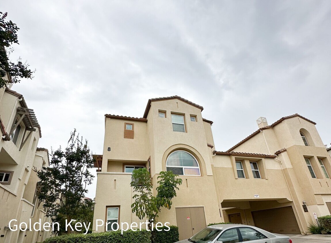 Foto principal - Beautiful, highly desirable end-unit in Co...