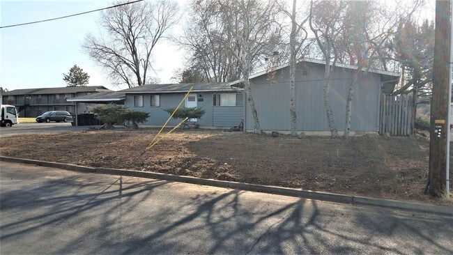 Building Photo - 1716 SW Lava Ave