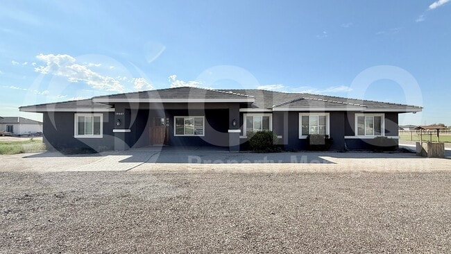 Foto del edificio - 19807 W Winslow Ave