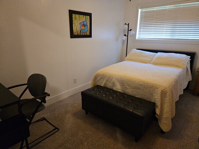 Foto del edificio - 220 N Fanning Ave