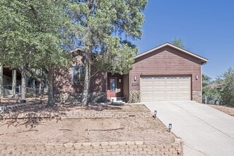 Building Photo - 1114 N Bavarian Way