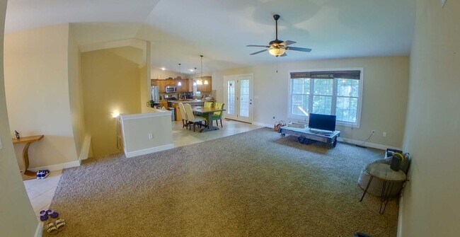 Foto del edificio - 3D Tour Available - Beautiful Home w/ Fully Finished Basement + Fenced-in Yard + Screened-in Deck...