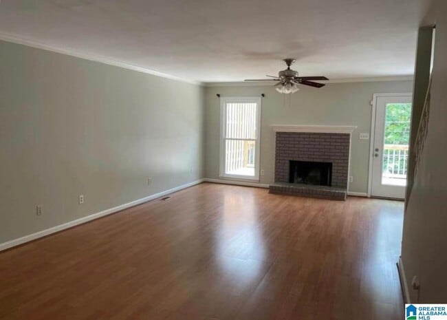 Foto del edificio - 1657 Ashwood Ln