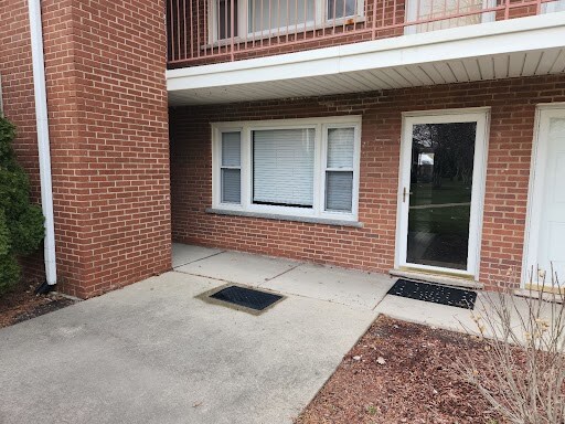 Building Photo - 165 Dover Dr