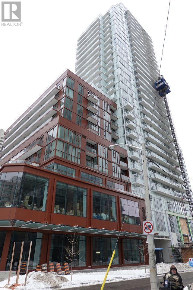 Building Photo - 33 Helendale Ave