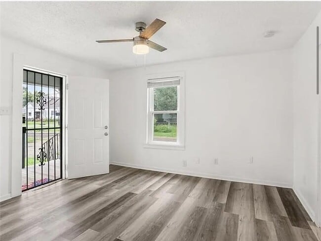 Photo - 8917 Apricot St House