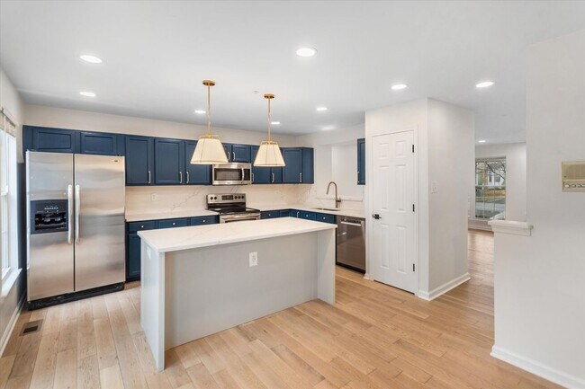 Building Photo - 6105 Starburn Path