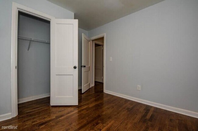 Foto del edificio - 1446 Moray St SW