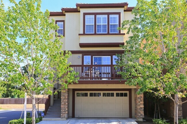 Foto del edificio - 118 Maple Ln