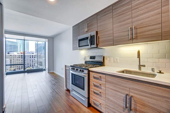 Building Photo - 150 Van Ness