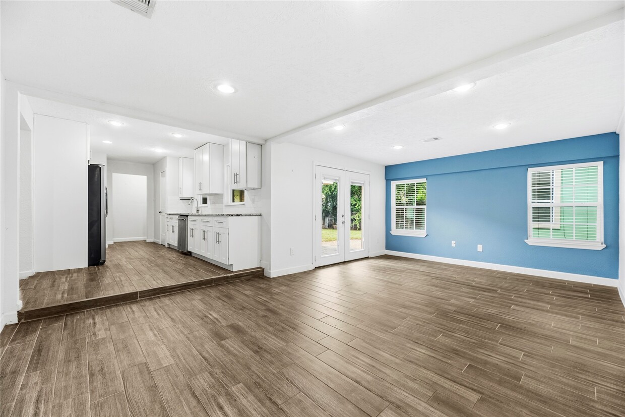Building Photo - 4513 W 43rd St